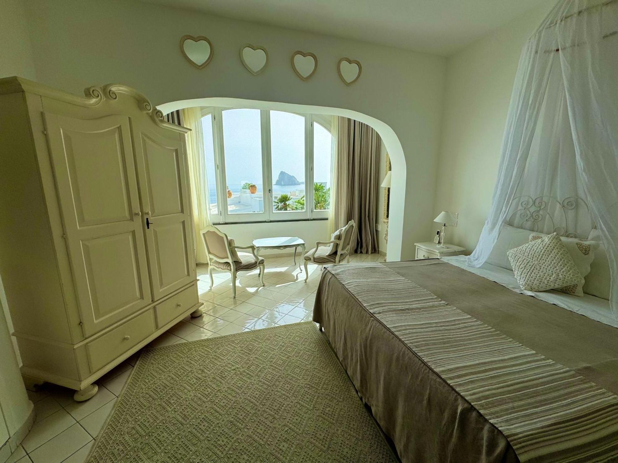Hotel Lisca Bianca Panarea Esterno foto